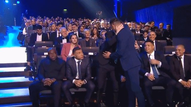 1677593407811035816.gif 姆巴佩.gif