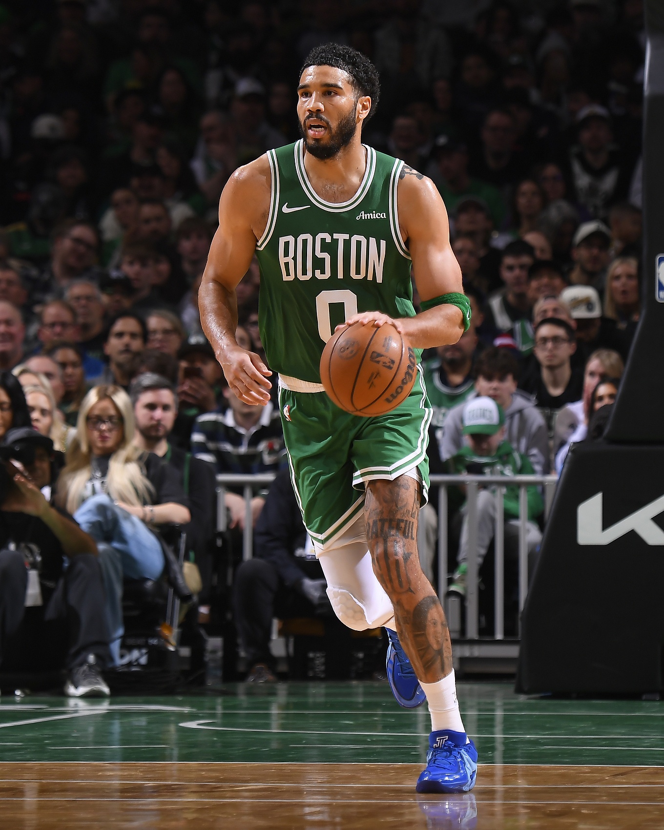 开云体育APP下载-浓眉：绿军是东部争冠热门 塔图姆现在的状态就像从来没缺席过